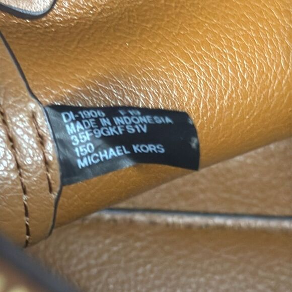 Michael kors bag New with out tags - Picture 11 of 14